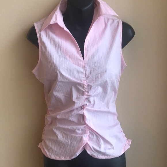 3 for $35 Cute. Ruched blouse 🕉 - Picture 2 of 6